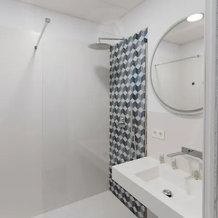 O&l Punonrostro Bright Minimalist Daire Sevilla